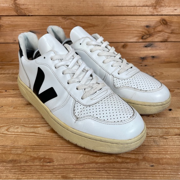 VEJA V 10 Trainers Size UK 9 Mens White Black Leather Lace Up Casual Low Shoes - Picture 4 of 13